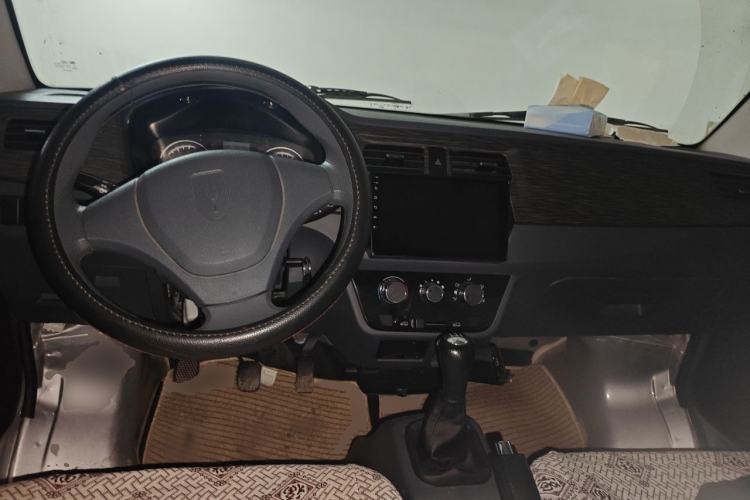 Used Jinbei Hiace X30 2024 1.5L Champion Van 2/5 Seats Center Console