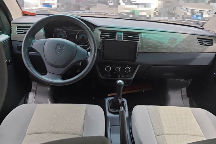 Used Jinbei Hiace X30 2024 1.5L Champion Edition Passenger Vehicle 5/6/7 Seats Center Console