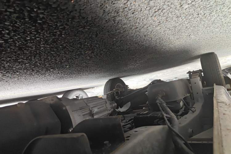 Used Jinbei Hiace X30 2024 1.5L Champion Edition Passenger Vehicle 5/6/7 Seats Chassis Front Right