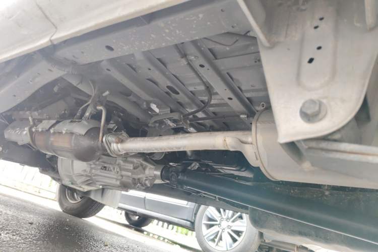 Used Jinbei Hiace X30 2024 1.5L Champion Van 2/5 Seats Chassis Rear Left