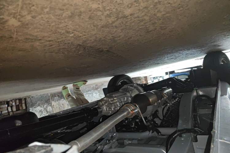 Used Jinbei Hiace X30 2024 1.5L Champion Edition Passenger Vehicle 5/6/7 Seats Chassis Rear Left