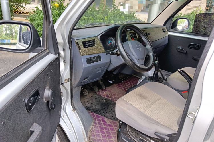 Used Jinbei Hiace X30 2024 1.5L Wealthy-Style Passenger Van 5/6/7 Seater with Front-Mounted Air Conditioning Driver Seat