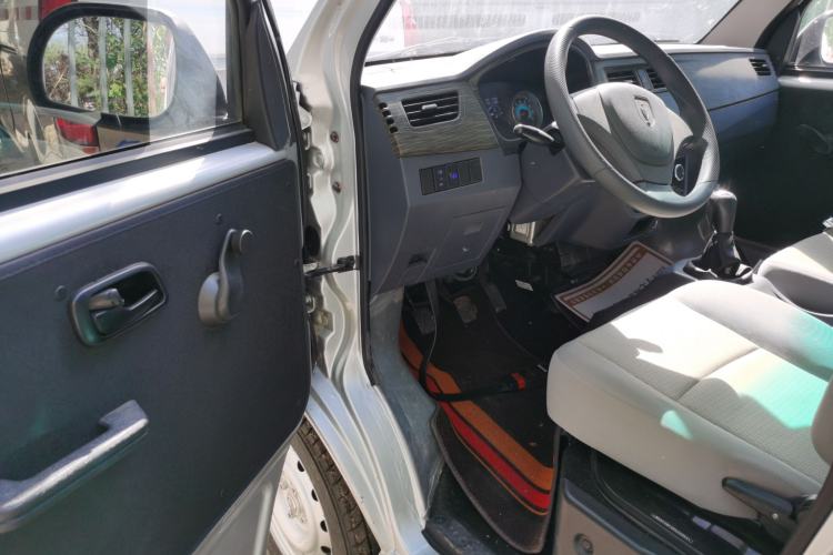 Used Jinbei Hiace X30 2024 1.5L Champion Edition Passenger Vehicle 5/6/7 Seats Driver Seat