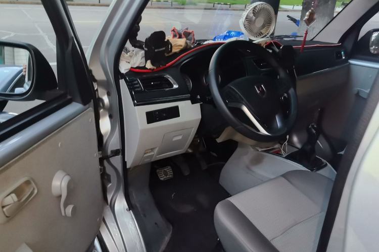Used Jinbei Hiace X30 2024 1.5L Champion Edition Passenger Vehicle 5/6/7 Seats Driver Seat
