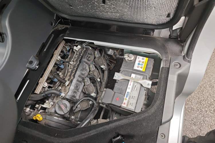 Used Jinbei Hiace X30 2024 1.5L Champion Edition Passenger Vehicle 5/6/7 Seats Engine Bay Left