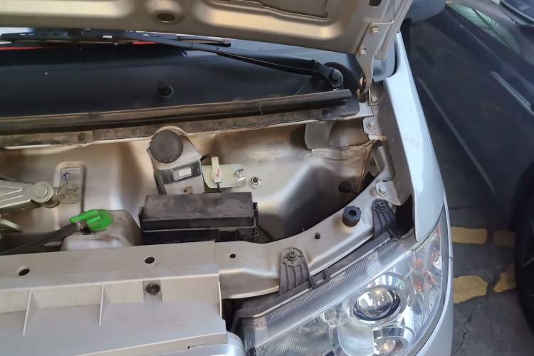 Used Jinbei Hiace X30 2024 1.5L Champion Edition Passenger Vehicle 5/6/7 Seats Engine Bay Left