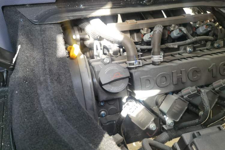 Used Jinbei Hiace X30 2024 1.5L Champion Edition Passenger Vehicle 5/6/7 Seats Engine Bay Right