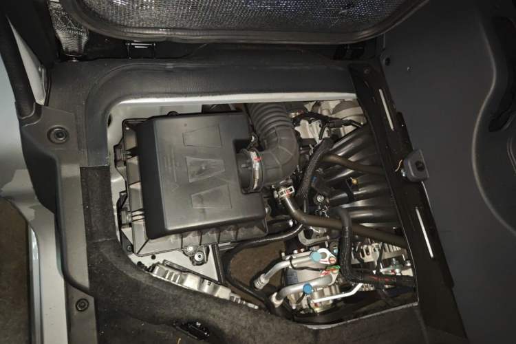 Used Jinbei Hiace X30 2024 1.5L Champion Edition Passenger Vehicle 5/6/7 Seats Engine Bay Right