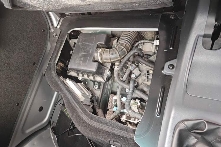 Used Jinbei Hiace X30 2024 1.5L Champion Edition Passenger Vehicle 5/6/7 Seats Engine Bay Right
