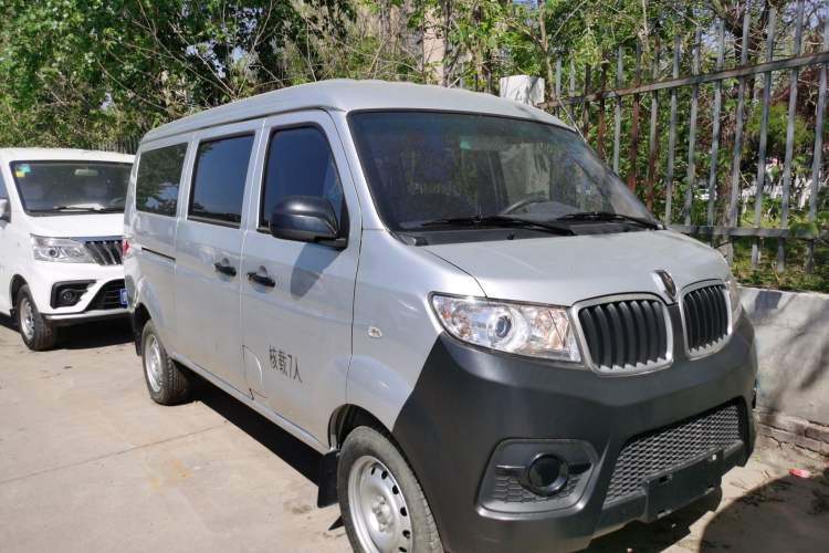 Used Jinbei Hiace X30 2024 1.5L Champion Edition Passenger Vehicle 5/6/7 Seats Exterior 1