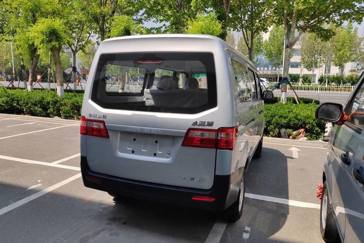 Used Jinbei Hiace X30 2024 1.5L Wealthy-Style Passenger Van 5/6/7 Seater Exterior 3