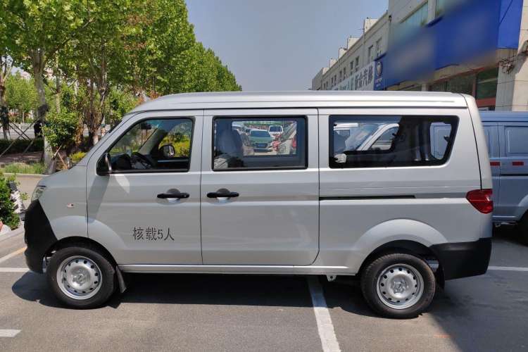 Used Jinbei Hiace X30 2024 1.5L Wealthy-Style Passenger Van 5/6/7 Seater Exterior 5