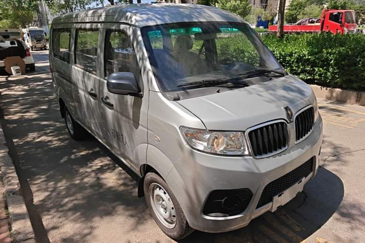 Used Jinbei Hiace X30 2024 1.5L Champion Edition Passenger Vehicle 5/6/7 Seats Front Right 45 Deg