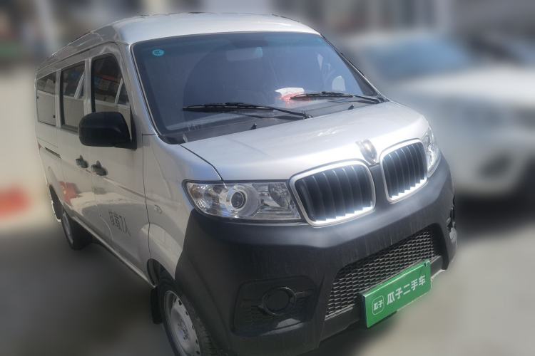 Used Jinbei Hiace X30 2024 1.5L Champion Edition Passenger Vehicle 5/6/7 Seats Front Right 45 Deg