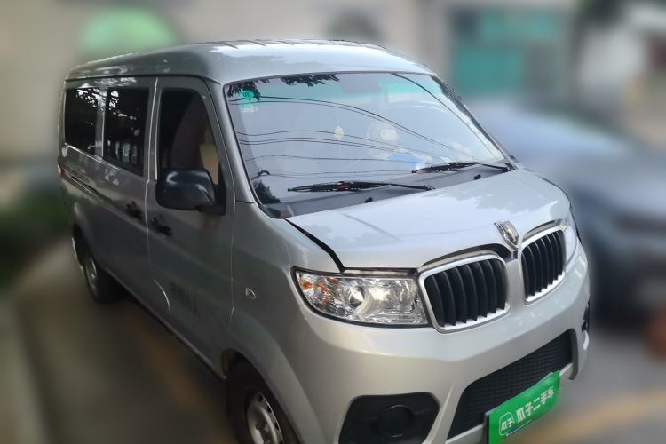 Used Jinbei Hiace X30 2024 1.5L Champion Edition Passenger Vehicle 5/6/7 Seats Front Right 45 Deg