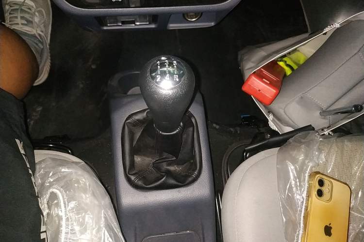 Used Jinbei Hiace X30 2024 1.5L Champion Edition Passenger Vehicle 5/6/7 Seats Gear Lever