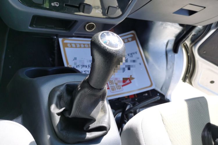 Used Jinbei Hiace X30 2024 1.5L Champion Edition Passenger Vehicle 5/6/7 Seats Gear Lever