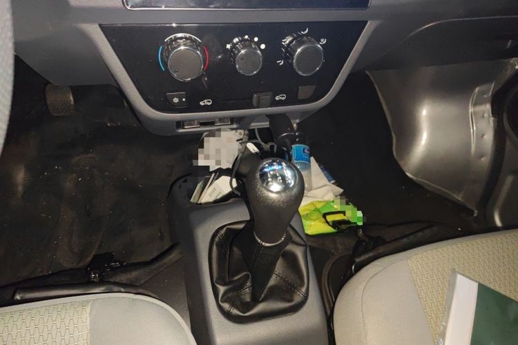 Used Jinbei Hiace X30 2024 1.5L Champion Edition Passenger Vehicle 5/6/7 Seats Gear Lever
