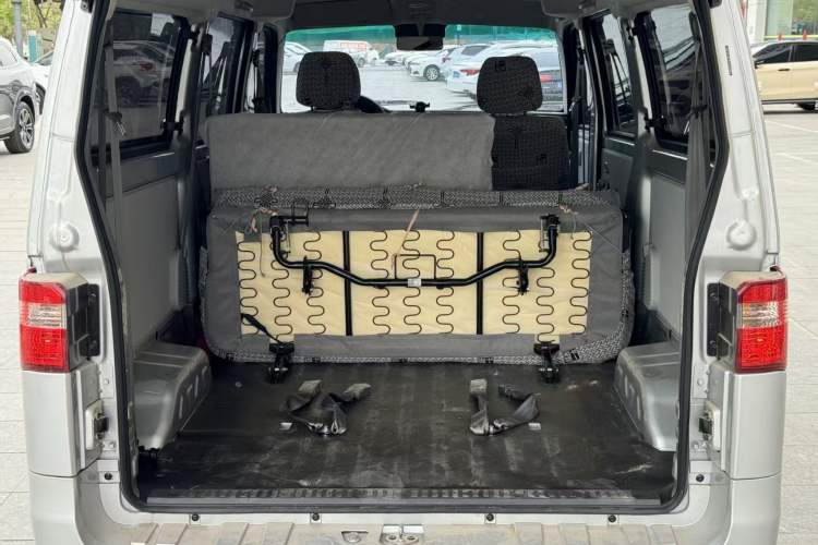 Used Jinbei Hiace X30 2024 1.5L Champion Edition Passenger Vehicle 5/6/7 Seats Headliner