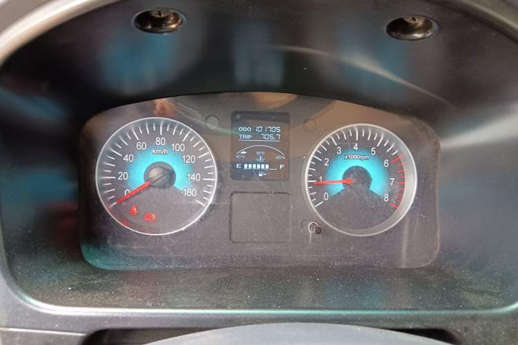 Used Jinbei Hiace X30 2024 1.5L Wealthy-Style Passenger Van 5/6/7 Seater with Front-Mounted Air Conditioning Instrument Cluster