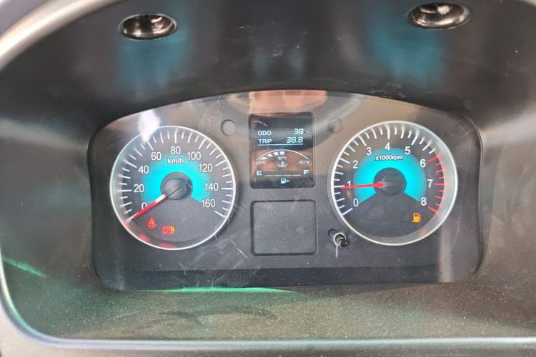 Used Jinbei Hiace X30 2024 1.5L Champion Edition Passenger Vehicle 5/6/7 Seats Instrument Cluster