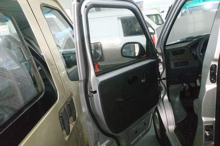 Used Jinbei Hiace X30 2024 1.5L Champion Edition Passenger Vehicle 5/6/7 Seats Left Front Door Interior