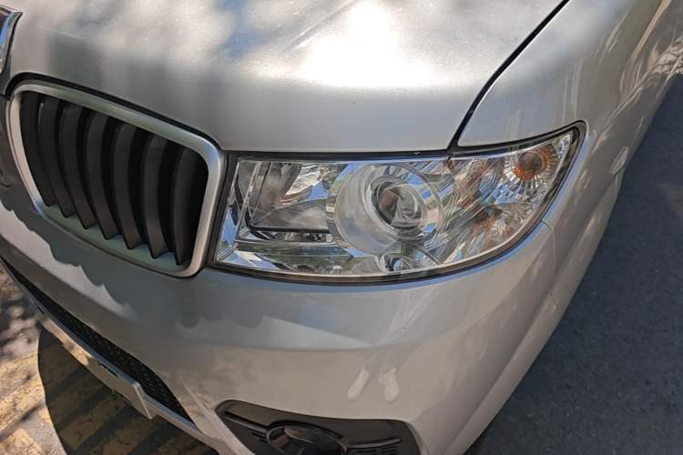 Used Jinbei Hiace X30 2024 1.5L Champion Edition Passenger Vehicle 5/6/7 Seats Left Front Headlight