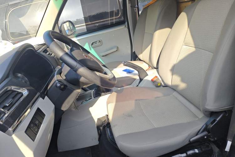 Used Jinbei Hiace X30 2024 1.5L Wealthy-Style Passenger Van 5/6/7 Seater Left Front Seat