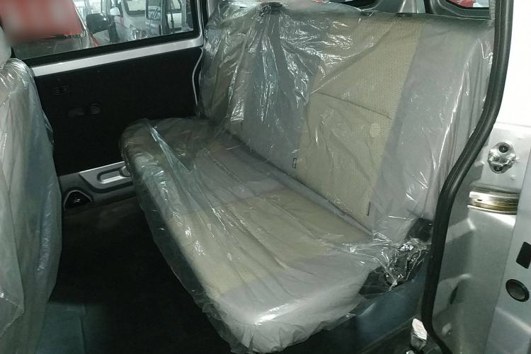 Used Jinbei Hiace X30 2024 1.5L Champion Edition Passenger Vehicle 5/6/7 Seats Left Rear Seat