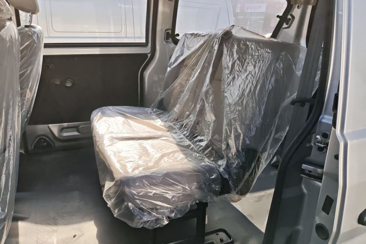 Used Jinbei Hiace X30 2024 1.5L Champion Edition Passenger Vehicle 5/6/7 Seats Left Rear Seat