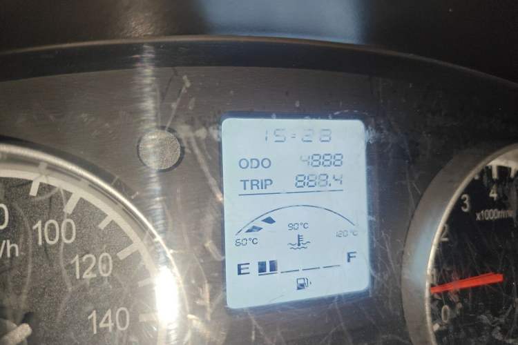 Used Jinbei Hiace X30 2024 1.5L Champion Van 2/5 Seats Odometer Close Up
