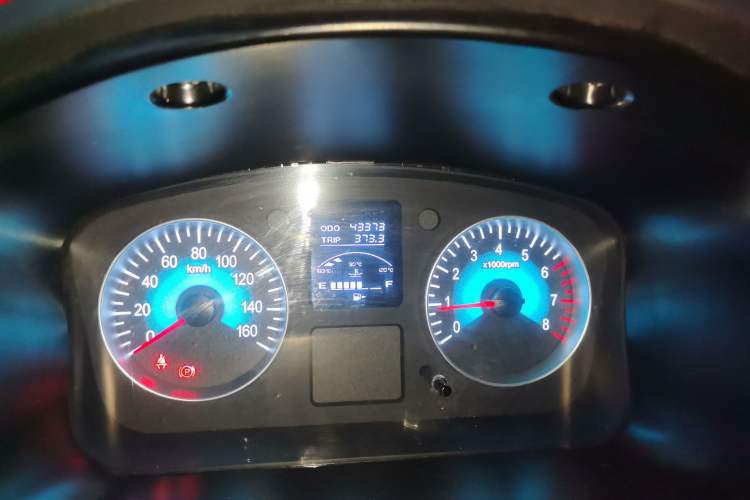 Used Jinbei Hiace X30 2024 1.5L Champion Edition Passenger Vehicle 5/6/7 Seats Odometer Close Up