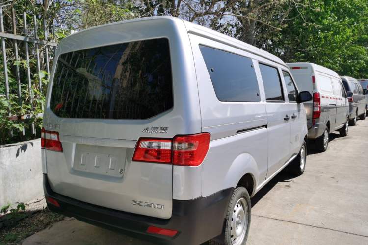 Used Jinbei Hiace X30 2024 1.5L Champion Edition Passenger Vehicle 5/6/7 Seats Rear Right 45 Deg