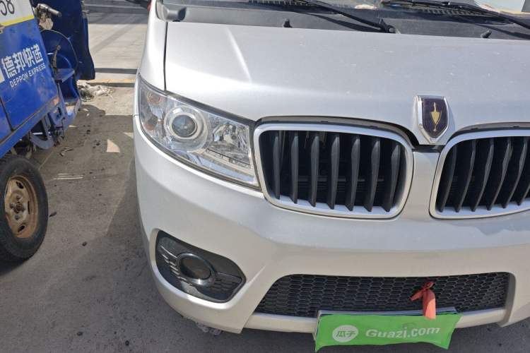 Used Jinbei Hiace X30 2024 1.5L Champion Van 2/5 Seats Right Front Headlight