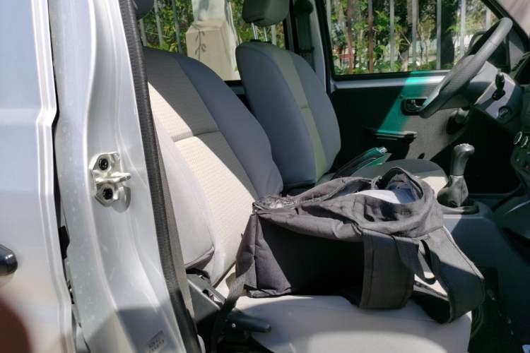 Used Jinbei Hiace X30 2024 1.5L Champion Edition Passenger Vehicle 5/6/7 Seats Right Front Seat