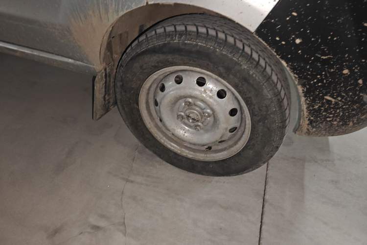 Used Jinbei Hiace X30 2024 1.5L Champion Van 2/5 Seats Right Front Wheel Hub