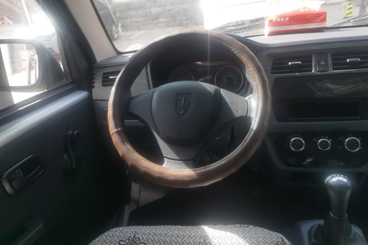 Used Jinbei Hiace X30 2024 1.5L Champion Edition Passenger Vehicle 5/6/7 Seats Steering Wheel