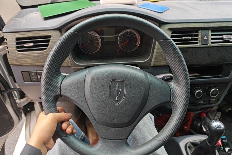 Used Jinbei Hiace X30 2024 1.5L Champion Van 2/5 Seats Steering Wheel