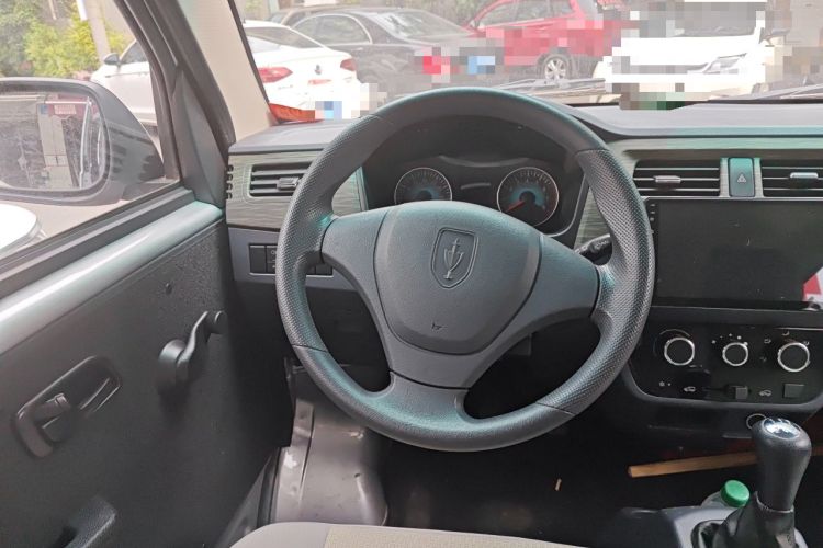 Used Jinbei Hiace X30 2024 1.5L Champion Edition Passenger Vehicle 5/6/7 Seats Steering Wheel