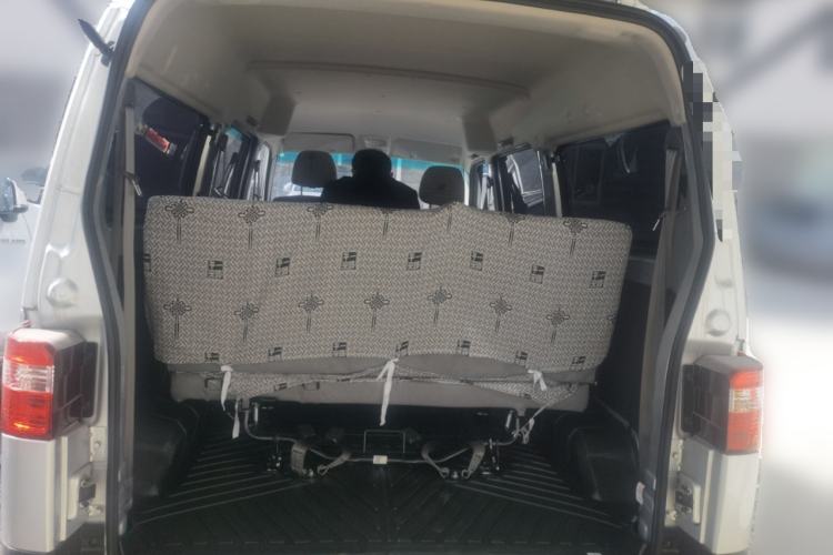 Used Jinbei Hiace X30 2024 1.5L Champion Edition Passenger Vehicle 5/6/7 Seats Trunk