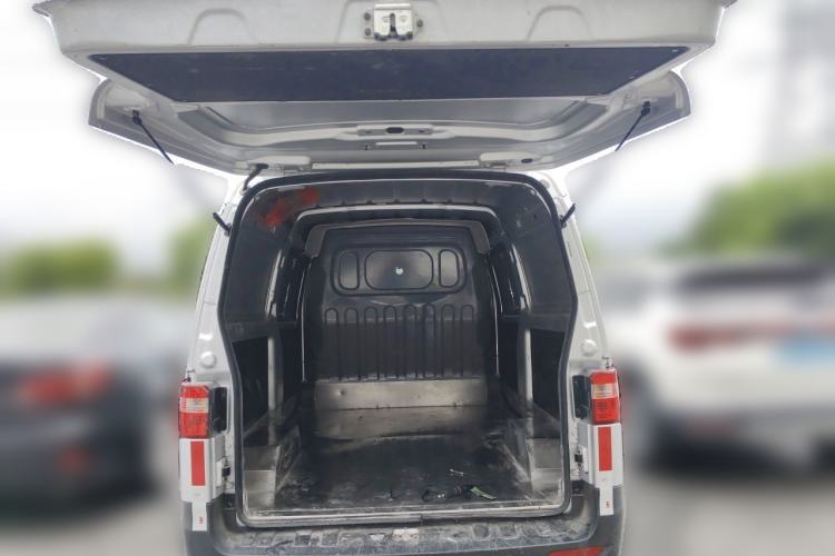 Used Jinbei Hiace X30 2024 1.5L Champion Van 2/5 Seats Trunk