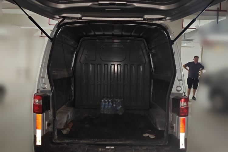 Used Jinbei Hiace X30 2024 1.5L Champion Van 2/5 Seats Trunk