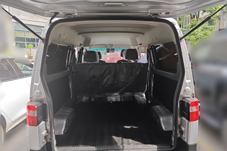 Used Jinbei Hiace X30 2024 1.5L Champion Edition Passenger Vehicle 5/6/7 Seats Trunk