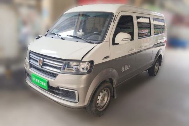 Used Jinbei Hiace X30 2024 1.5L Wealthy-Style Passenger Van 5/6/7 Seater with Front-Mounted Air Conditioning