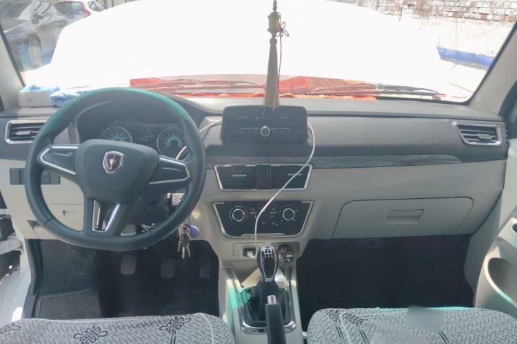 Used Jinbei Hiace X30 2024 1.5L Wealthy Van Model 2/5 Seats with Front-Mounted Air Conditioning Center Console