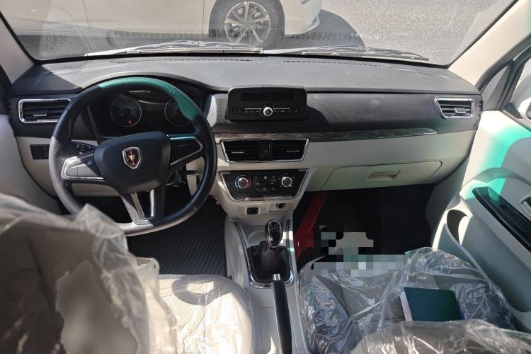 Used Jinbei Hiace X30 2024 1.5L Wealthy-Style Passenger Van 5/6/7 Seater Center Console