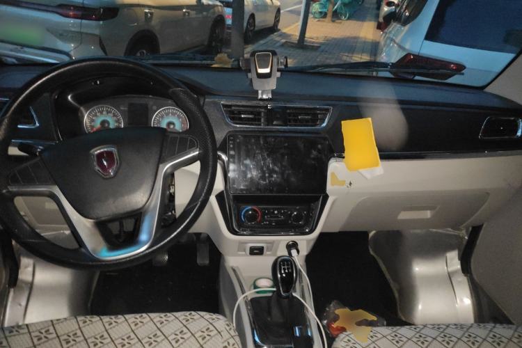 Used Jinbei Hiace X30 2024 1.5L Champion Edition Passenger Vehicle 5/6/7 Seats Center Console
