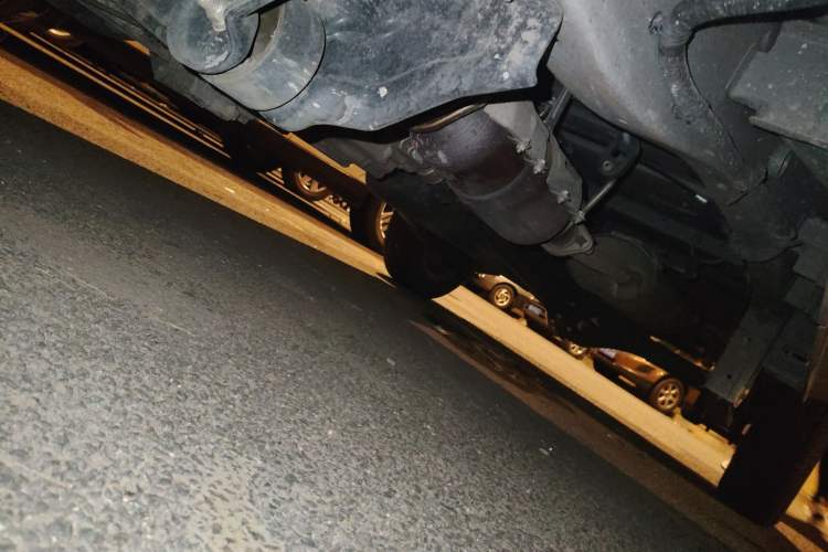 Used Jinbei Hiace X30  Chassis Front Left