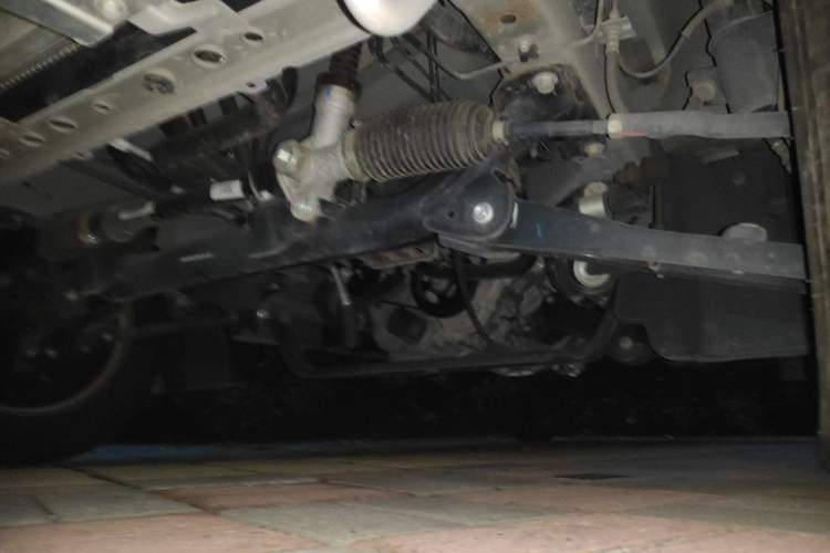 Used Jinbei Hiace X30 2024 1.5L Champion Edition Passenger Vehicle 5/6/7 Seats Chassis Front Left