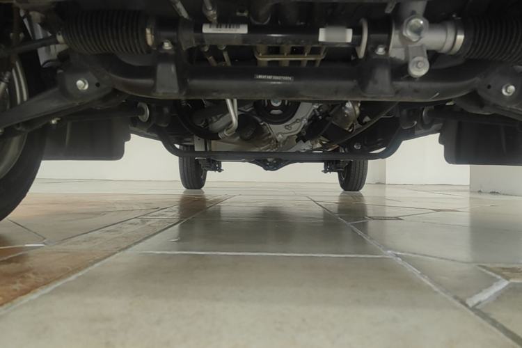 Used Jinbei Hiace X30 2024 1.5L Wealthy-Style Passenger Van 5/6/7 Seater Chassis Front